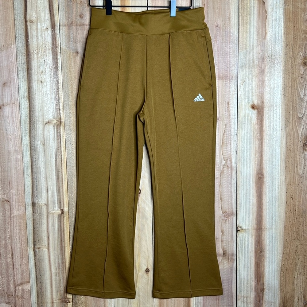 Adidas women’s Size Small Regular Fit workout pants